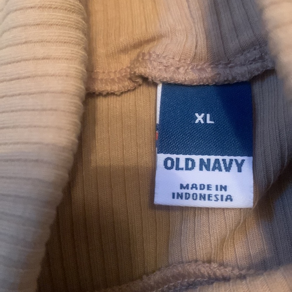 Old Navy Womens Long Sleeve Ribbed Turtleneck - Picture 3 of 6